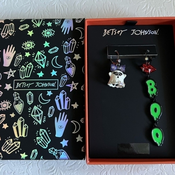 Betsey Johnson BOO MISMATCHED Drop Glow In the Dark  Earrings - Picture 1 of 4